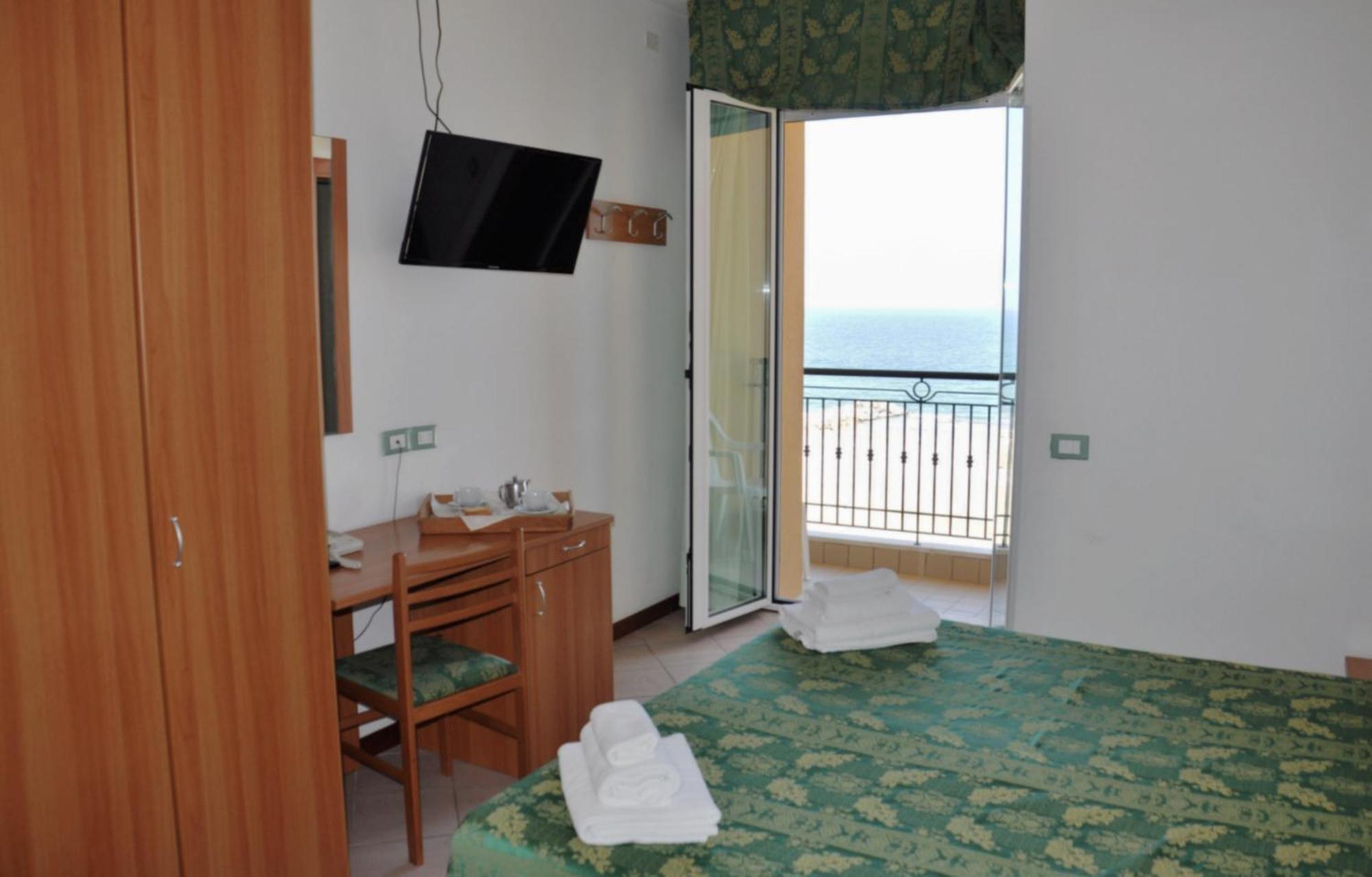 Hotel Belvedere Misano Adriatico Eksteriør bilde