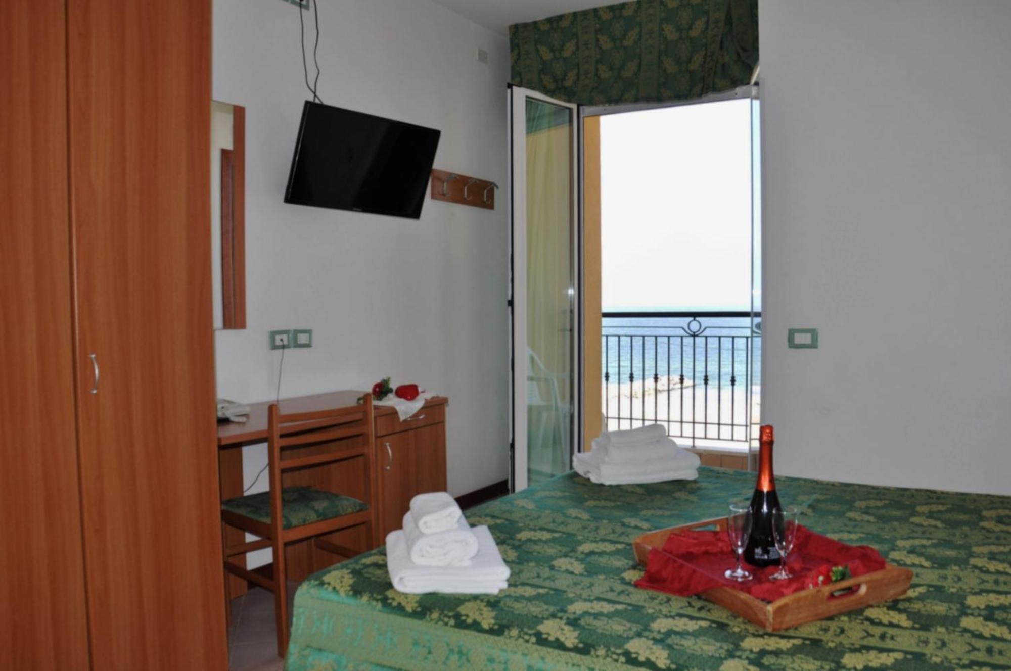 Hotel Belvedere Misano Adriatico Eksteriør bilde